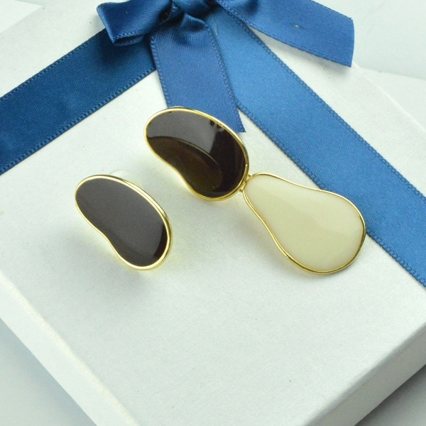 Cercei moderni de dama in doua culori