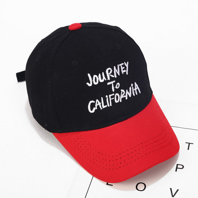 Дамска шапка с бродерия и козирка в няколко цвята