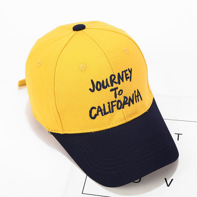 Дамска шапка с бродерия и козирка в няколко цвята