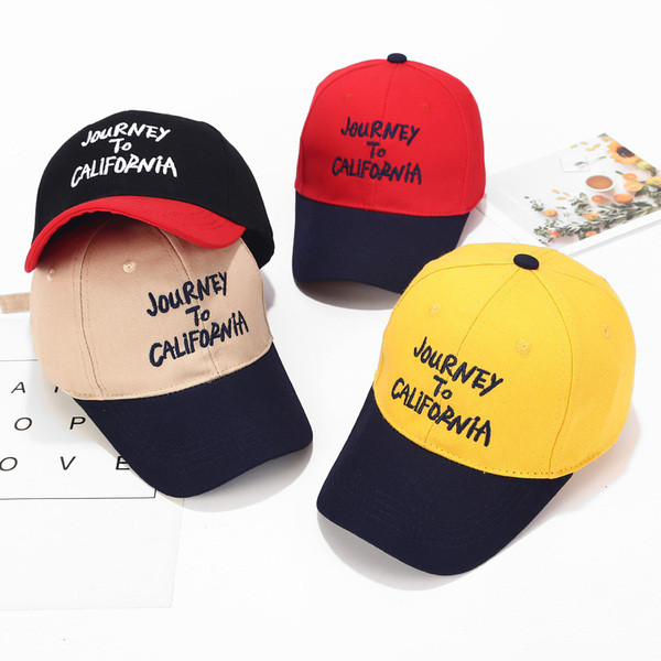 Дамска шапка с бродерия и козирка в няколко цвята 