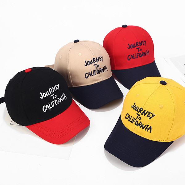 Дамска шапка с бродерия и козирка в няколко цвята 