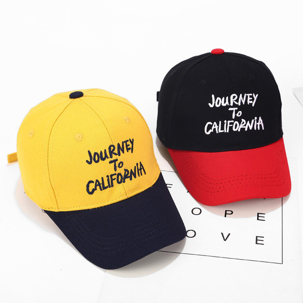 Дамска шапка с бродерия и козирка в няколко цвята 