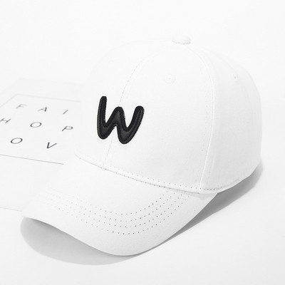 Palarie sport-casual cu broderie - in mai multe culori