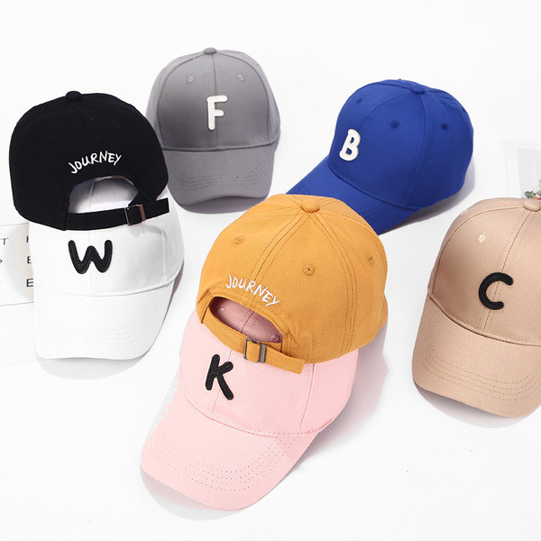 Palarie sport-casual cu broderie - in mai multe culori