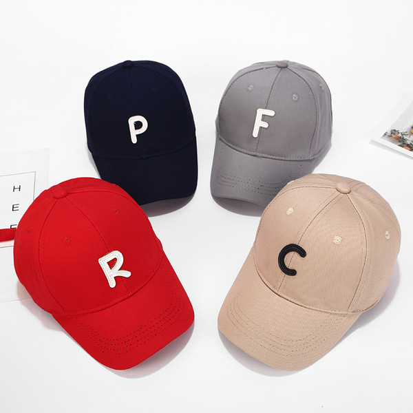 Palarie sport-casual cu broderie - in mai multe culori