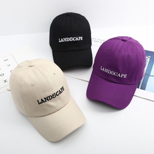 Pălărie de femei de zi cu zi cu vizor și broderie - inscripție