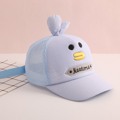 Pălărie modernă pentru copii cu vizor și element 3D - are mai multe culori