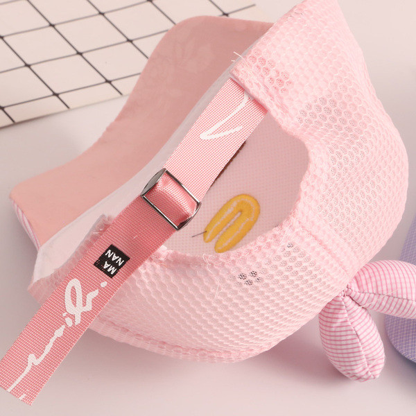 Pălărie modernă pentru copii cu vizor și element 3D - are mai multe culori