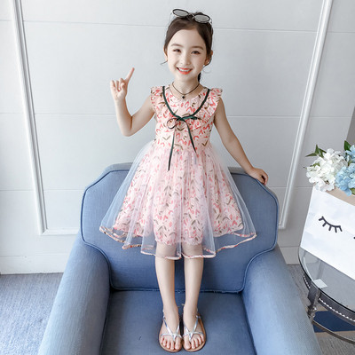 Rochie moderna pentru copii pentru fete cu motiv floral in roz cu panglica