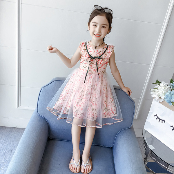 Rochie moderna pentru copii pentru fete cu motiv floral in roz cu panglica