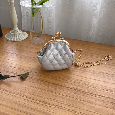 Geanta mica de dama in trei culori cu maner metalic