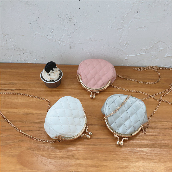 Geanta mica de dama in trei culori cu maner metalic