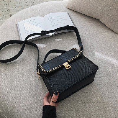 Geanta de dama din piele cu decor metalic in mai multe culori