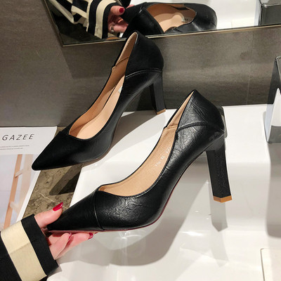 Pantofi de dama eleganti cu toc inalt in negru si bej - model ascutit