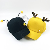 Palarie pentru copii cu vizor si element 3D in mai multe culori