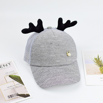 Palarie pentru copii cu vizor si element 3D in mai multe culori