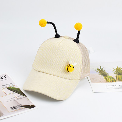 Palarie pentru copii cu vizor si element 3D in mai multe culori