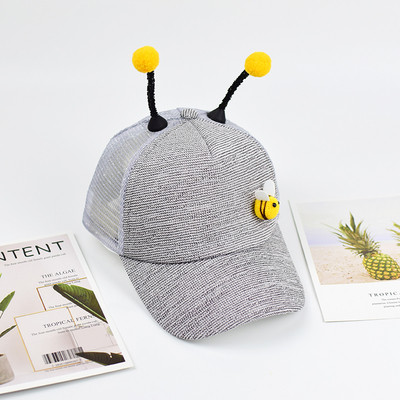 Palarie pentru copii cu vizor si element 3D in mai multe culori