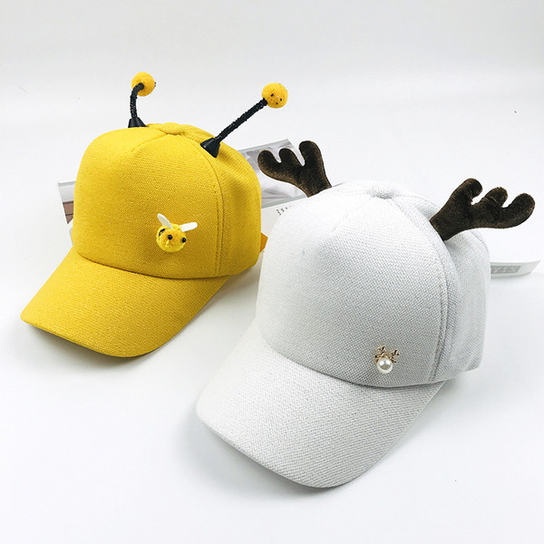 Palarie pentru copii cu vizor si element 3D in mai multe culori