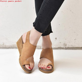 Γυναικεία σανδάλια από οικολογικό σουέτ σε πολύχρωμη πλατφόρμα