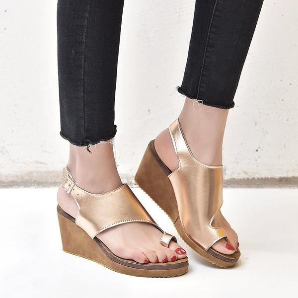 Γυναικεία σανδάλια από οικολογικό σουέτ σε πολύχρωμη πλατφόρμα