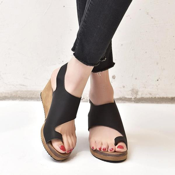 Γυναικεία σανδάλια από οικολογικό σουέτ σε πολύχρωμη πλατφόρμα