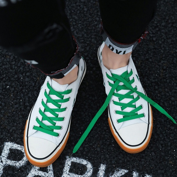 Tenisi casual barbati in trei culori cu cravate