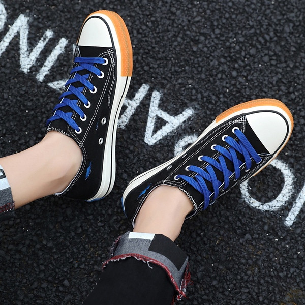 Tenisi casual barbati in trei culori cu cravate