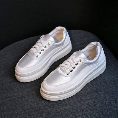 Γυναικεία παπούτσια casual  με  κορδόνια σε λευκό και ροζ χρώμα