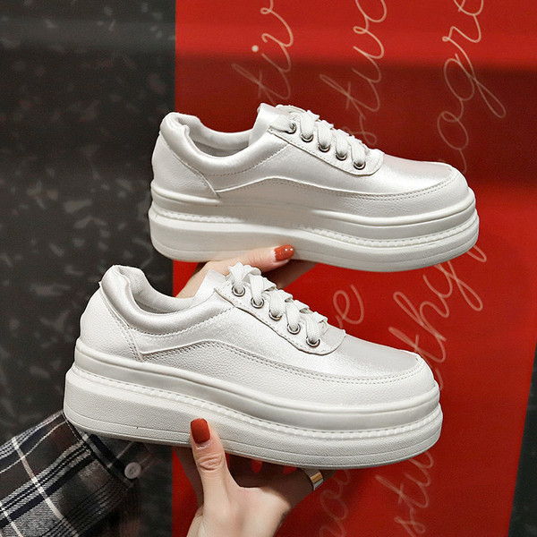 Γυναικεία παπούτσια casual  με  κορδόνια σε λευκό και ροζ χρώμα