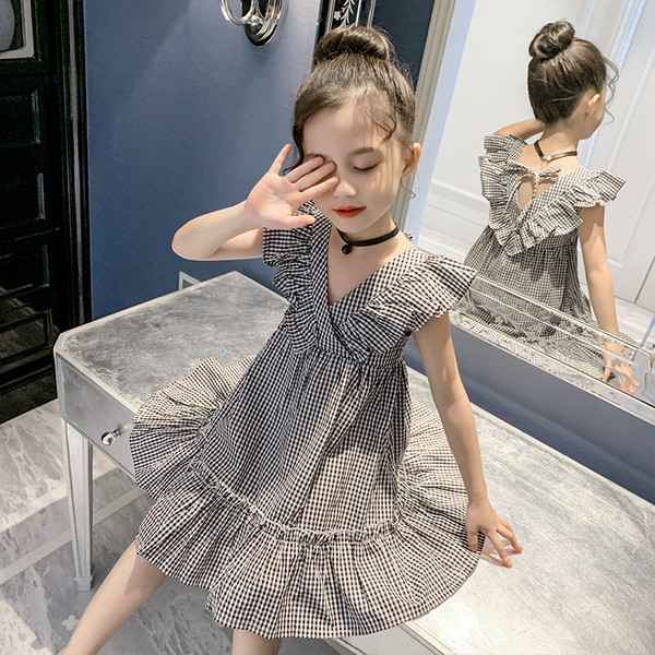 Модерна детска карирана рокля в червен и черен цват - разкроен модел