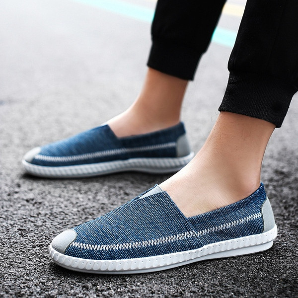 Mocasini actuali pentru bărbați în patru culori