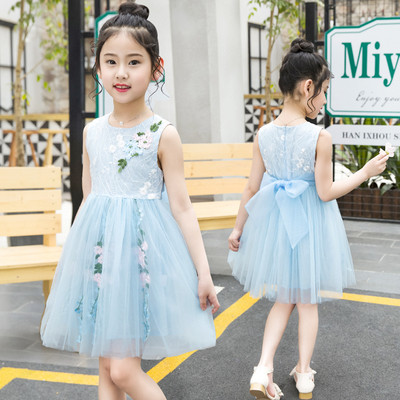 Стилна детска дантелена рокля в два цвята с панделка и тюл