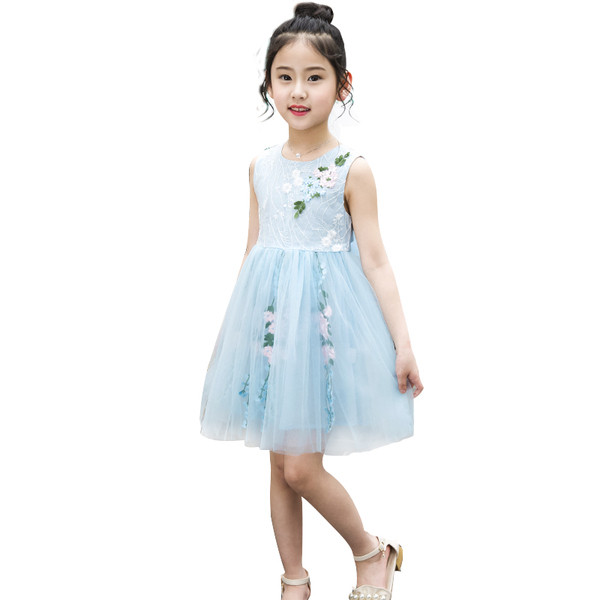 Rochie pentru copii stilata din dantela in doua culori cu panglica si tul