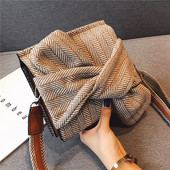 Geanta de dama moderna cu maner lung