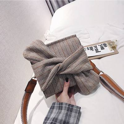 Geanta de dama moderna cu maner lung