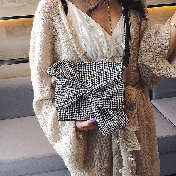 Geanta de dama moderna cu maner lung