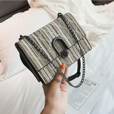 Geanta de dama cu inchidere metalica in doua culori