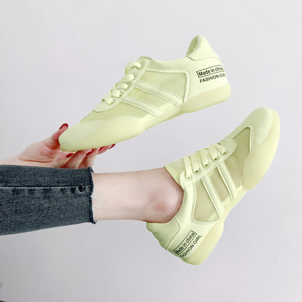 Καλοκαιρινά γυναικεία αθλητικά  παπούτσια σε λευκό και πράσινο χρώμα