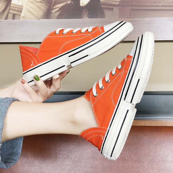 Casual γυναικεία παπούτσια με ίσια πέλματα σε λευκό και πορτοκαλί χρώμα