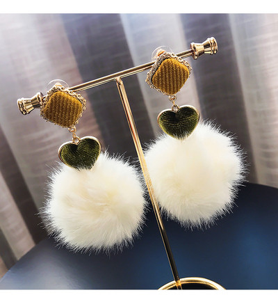 Cercei de dama actuali - in trei culori