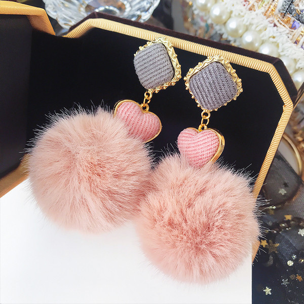 Cercei de dama actuali - in trei culori