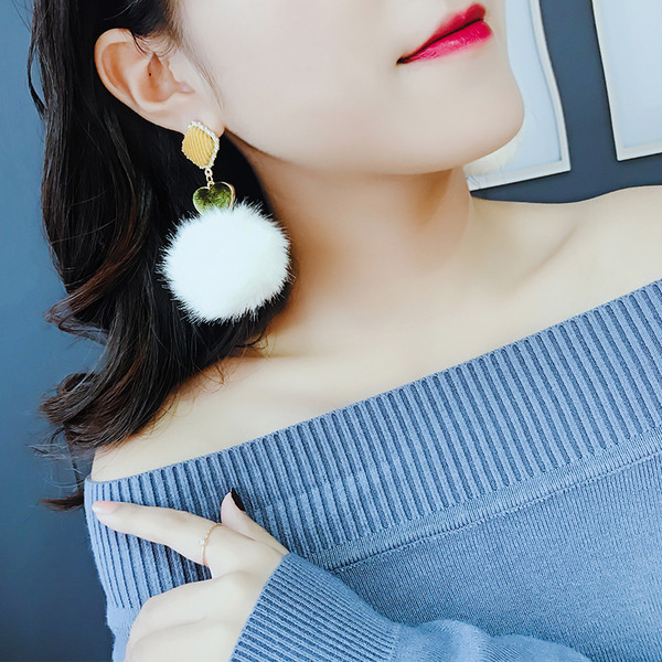 Cercei de dama actuali - in trei culori