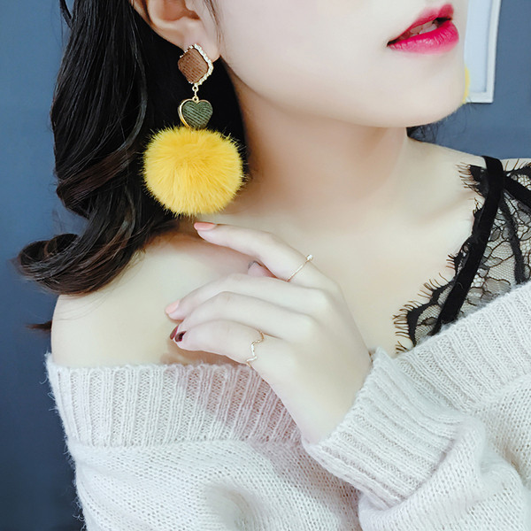 Cercei de dama actuali - in trei culori