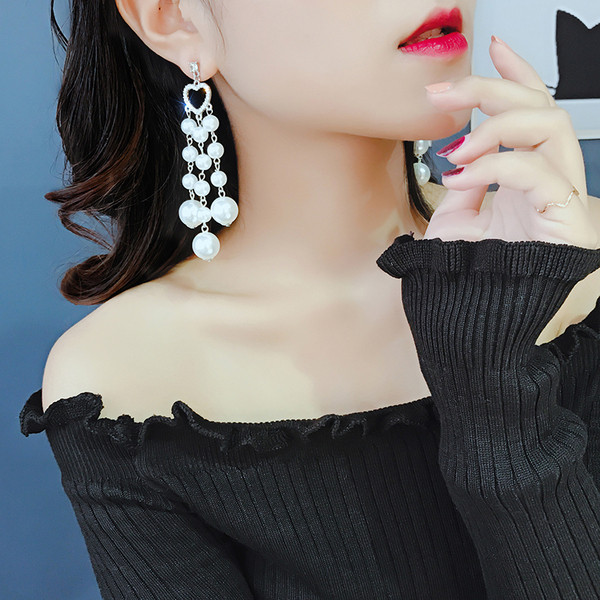 Cercei eleganti de dama cu perle in alb