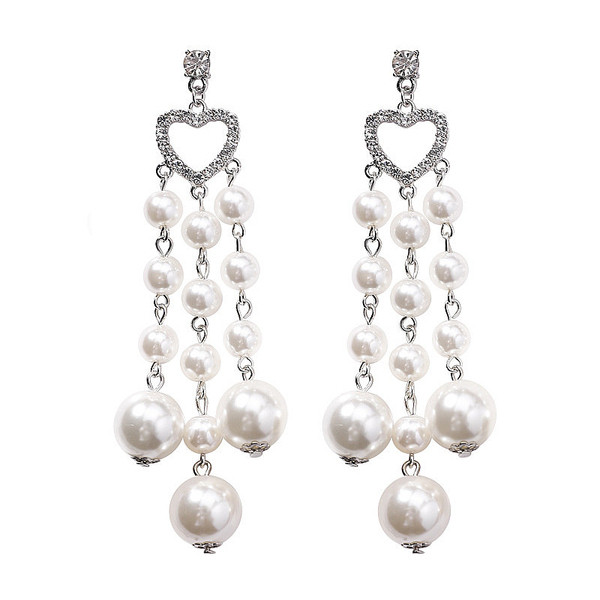 Cercei eleganti de dama cu perle in alb