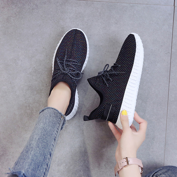 Γυναικεία αθλητικά παπούτσια - σε τρία χρώματα