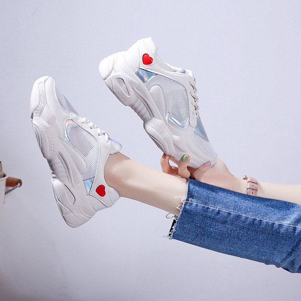 Γυναικεία αθλητικά παπούτσια με κορδόνια  σε δύο χρώματα