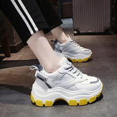 Tenisi de dama actuali cu platforma in alb si negru