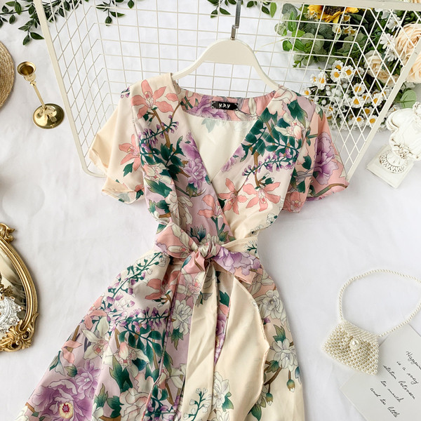 Rochie de dama cu model floral si decolteu in V